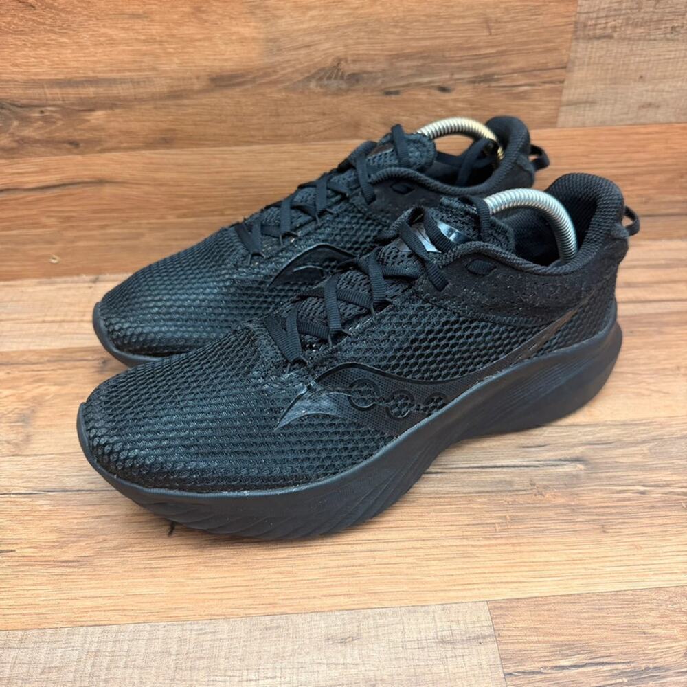 Saucony Kinvara 14 men size 9 Triple Black Running Shoes S10823-12